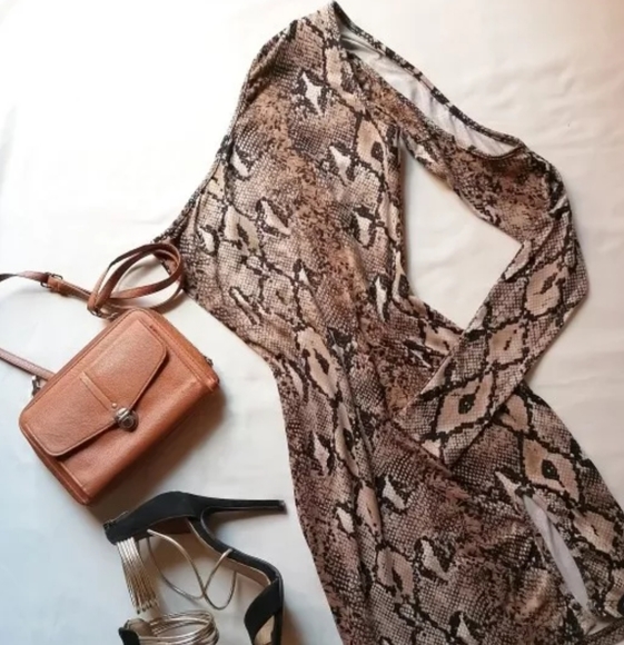 🌋Newly In!🌋Hot Snake Print Bodycon Dress - Picture 3 of 6